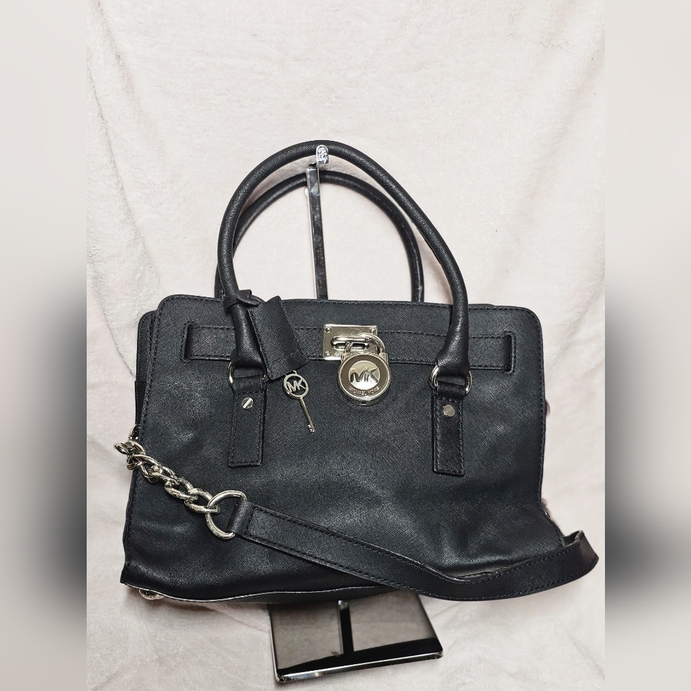 🦋Michael Kors Leather Shoulder/Crossbody Bag